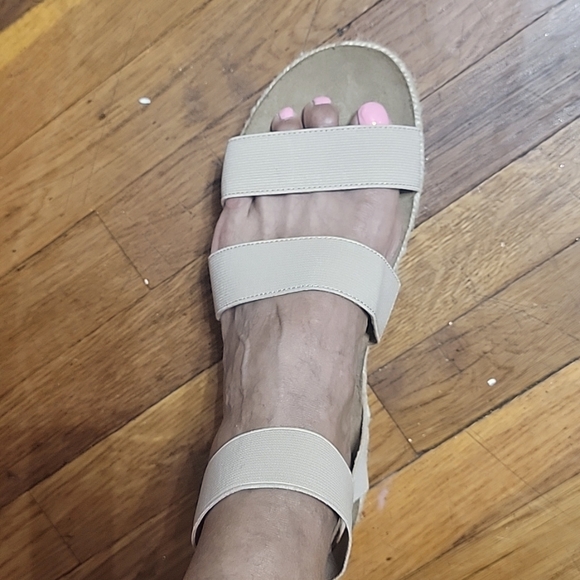 Cushionaire women's sandal size 11w color cram beautiful exelente condition - Picture 10 of 17